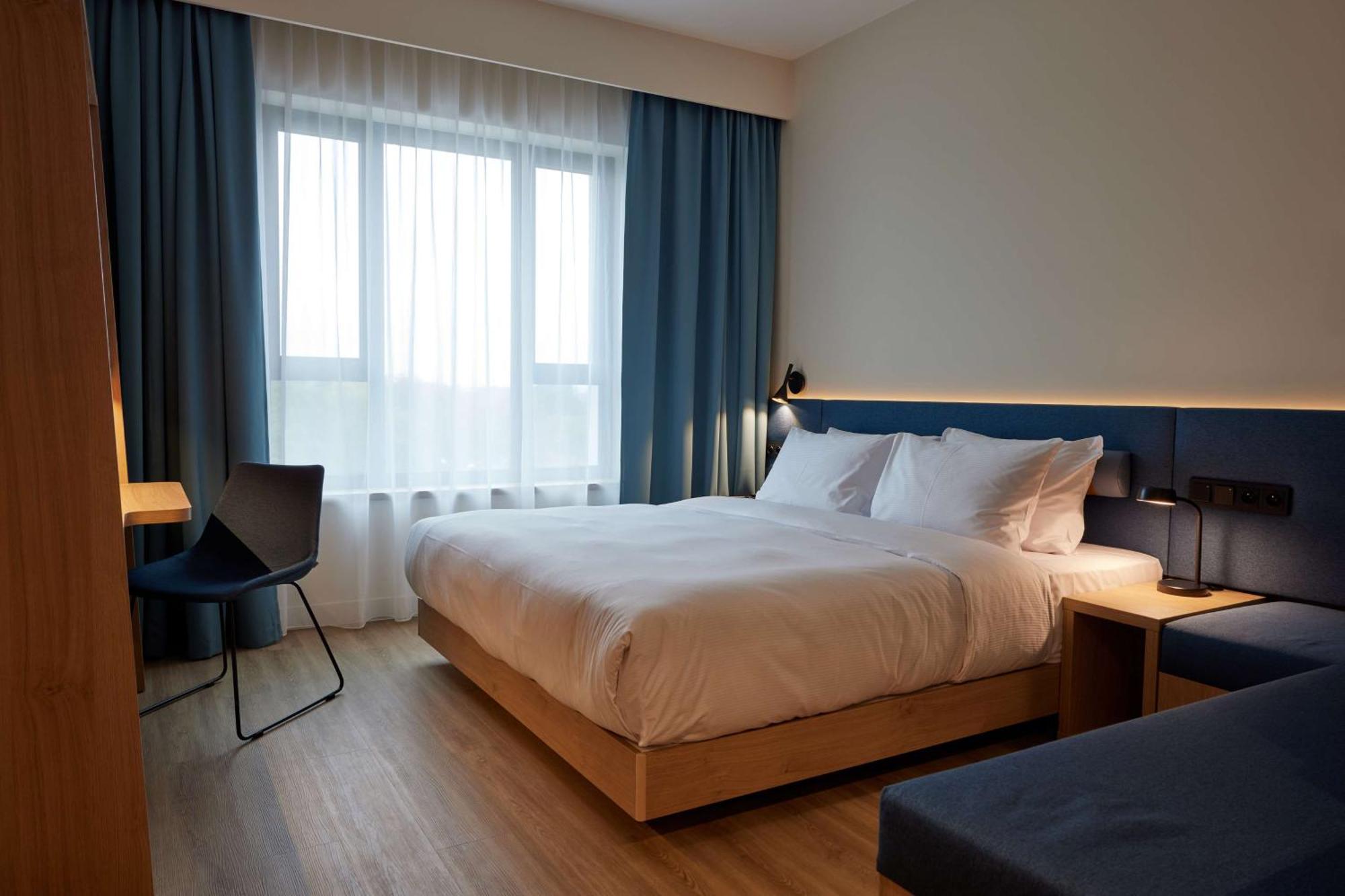 Hampton By Hilton Poznan Swarzedz Hotel Exterior photo