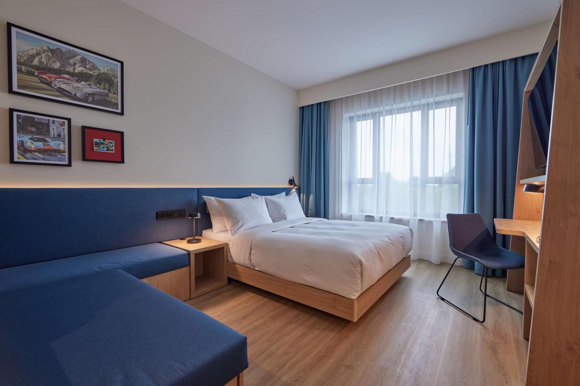 Hampton By Hilton Poznan Swarzedz Hotel Exterior photo