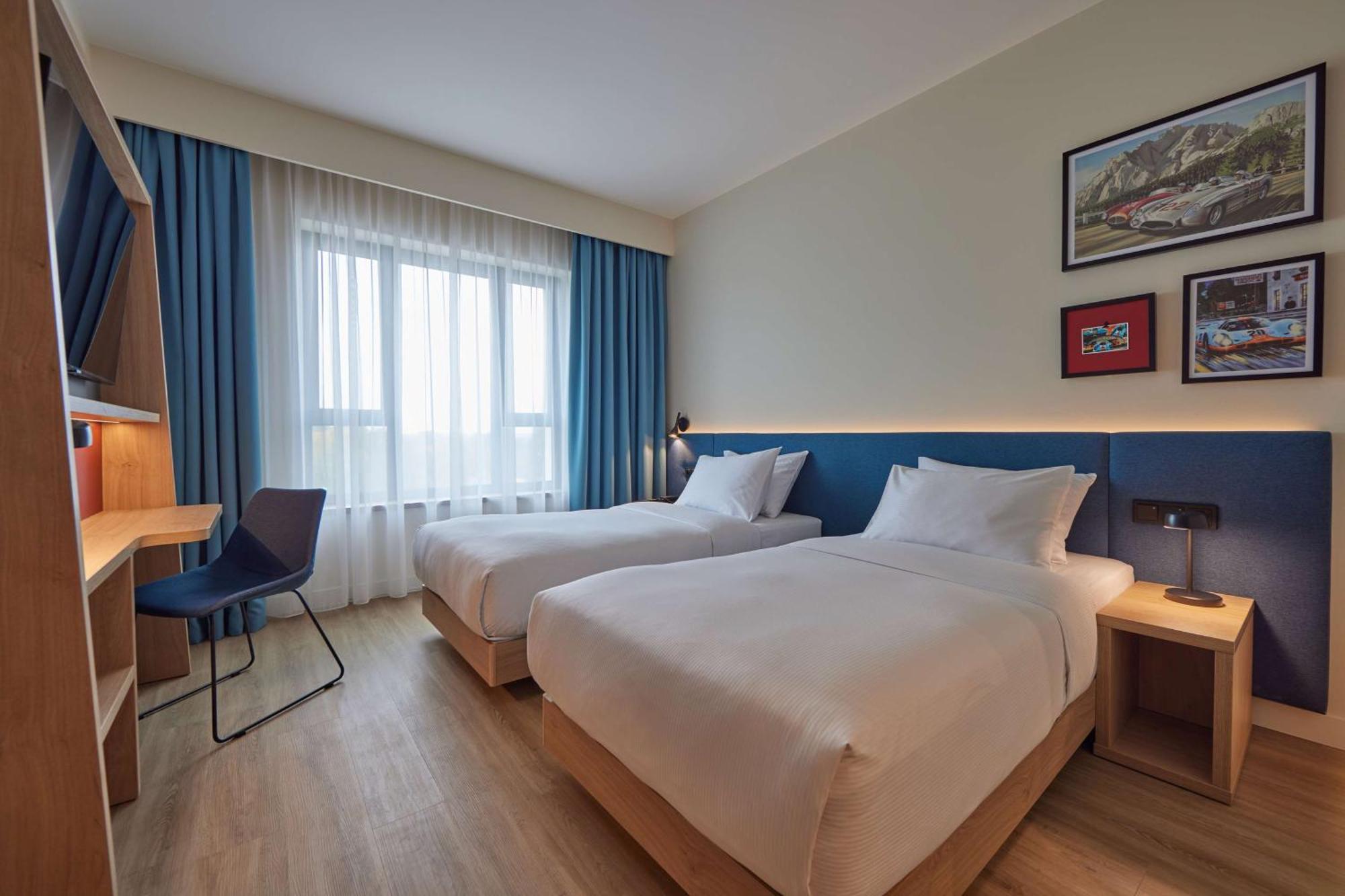 Hampton By Hilton Poznan Swarzedz Hotel Exterior photo
