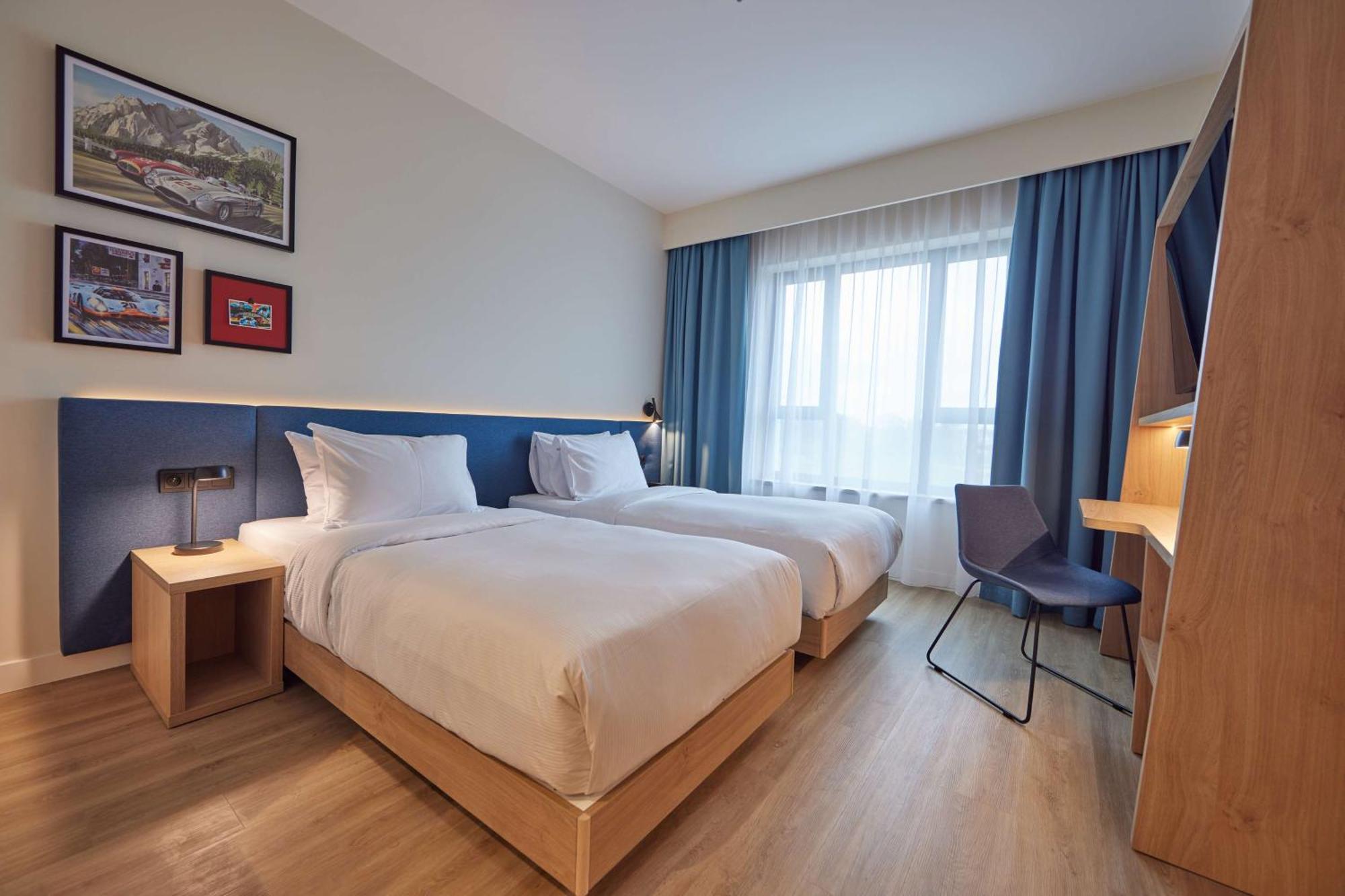 Hampton By Hilton Poznan Swarzedz Hotel Exterior photo